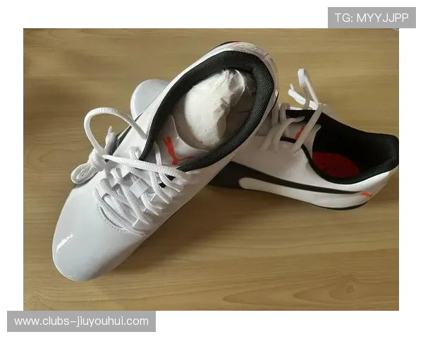 乔丹足球鞋碎钉男款专业控场舒适耐磨高性能竞赛运动装备推荐全新 乔丹足球鞋碎钉男款专业控场舒适耐磨高性能竞赛运动装备推荐全新